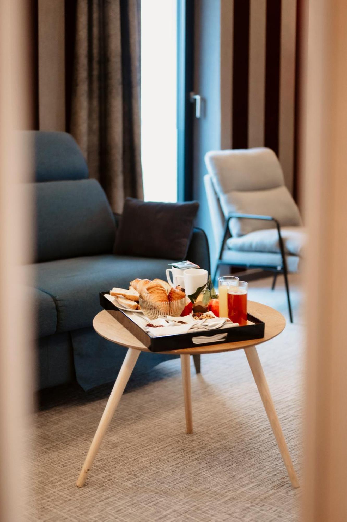 Hotel Dali Val D'Europe Chanteloup en Brie Bagian luar foto